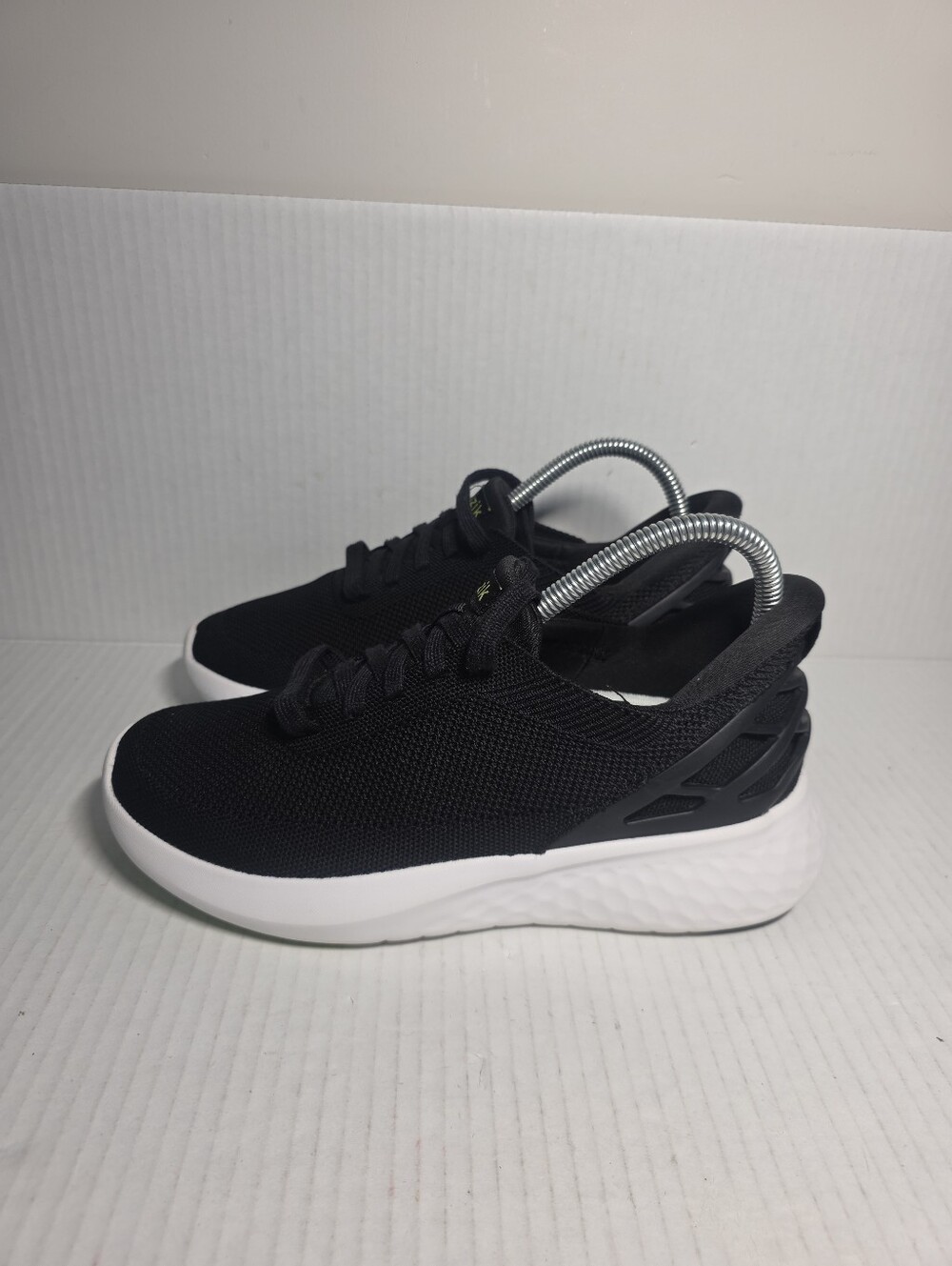 Kizik Athens Slip-On, Casual Trendy Shoes Women Size 7